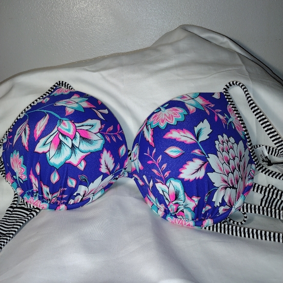 Shade & Shore Other - Shade & Shore Blue Floral Bikini Top